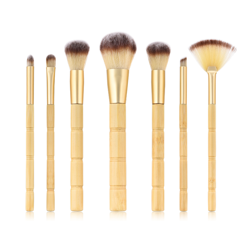 7 makeup brushes