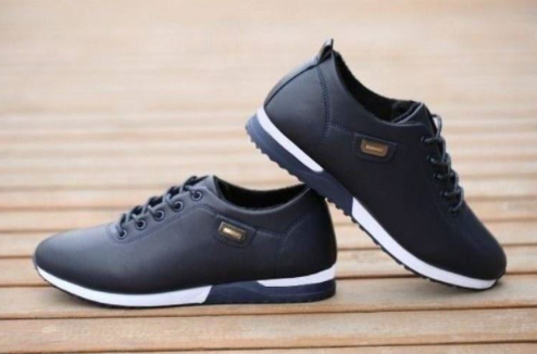 Waterproof leather sneakers